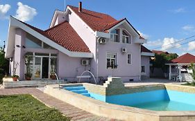 Vila Angela Felix